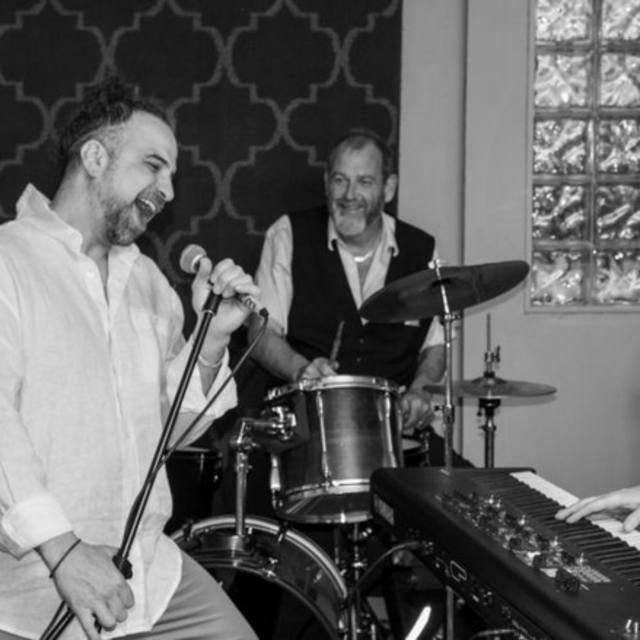 Saro Nova Band