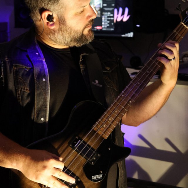 All_about_the_bass_brad