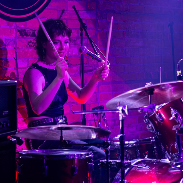 megan_drums